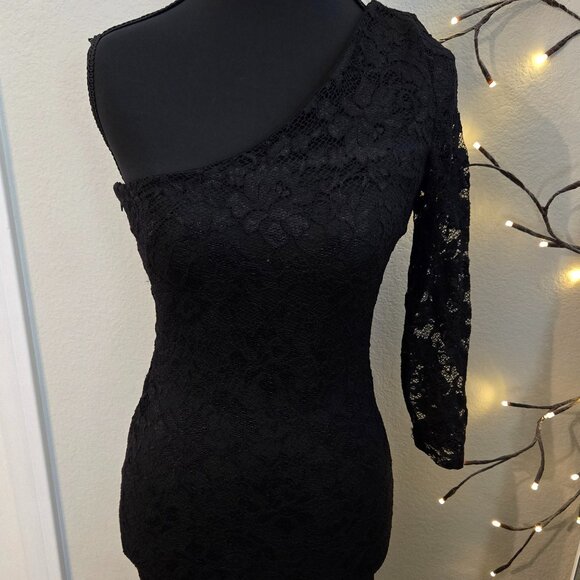 Guess Dresses & Skirts - Guess - Small Black Lace Open Shoulder Cocktail Dress - EUC
